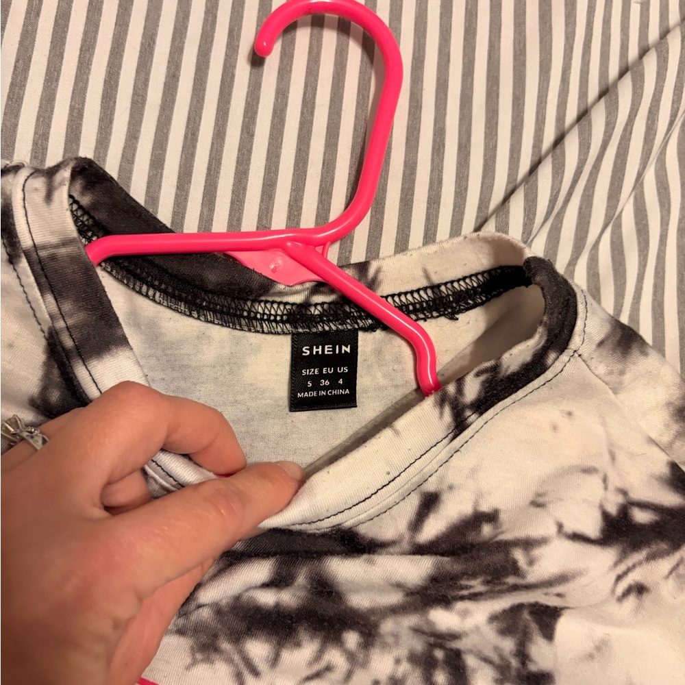 SHEIN Monochrome Tie-Dye Tee